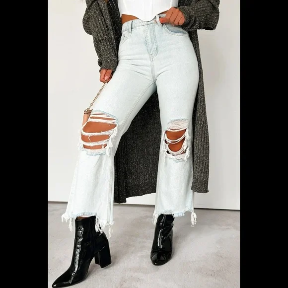VERVET Ripped Flare Crop Jeans - Picture 4 of 11